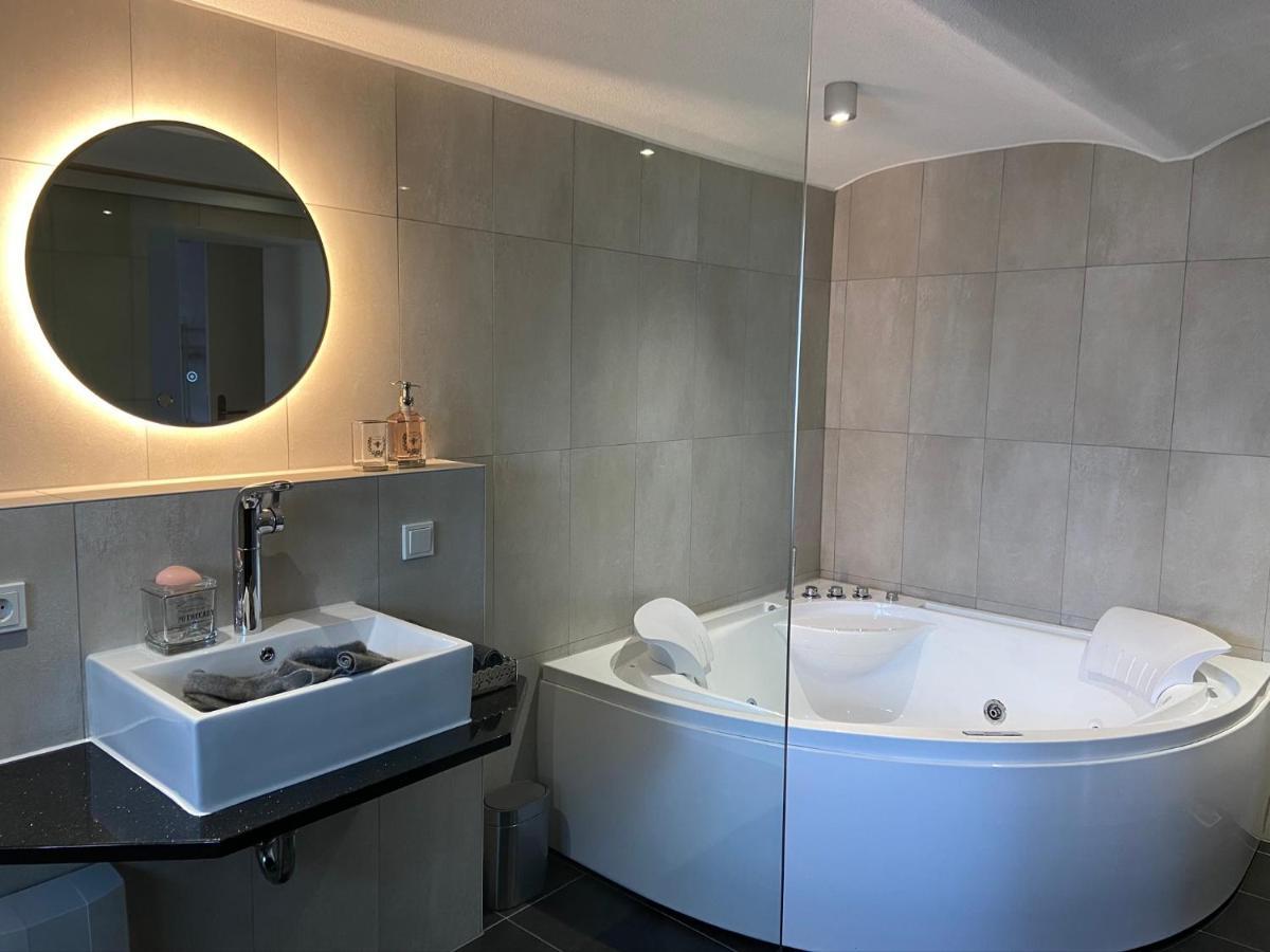 Luxus Ferienwohnung Mit Whirlpool Runkel Exterior photo